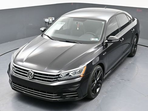 Used 2018 Volkswagen Passat 2.0T S image 39