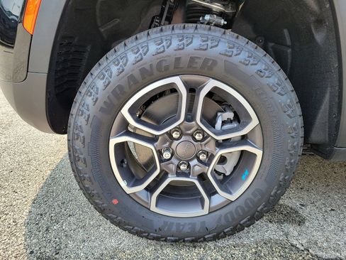 New 2023 Jeep Grand Cherokee Trailhawk image 4