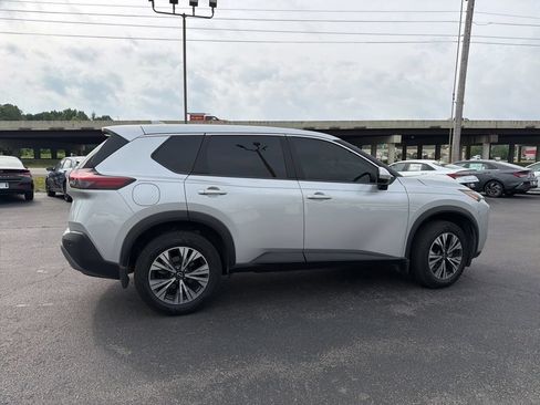 Used 2023 Nissan Rogue SV FWD image 4