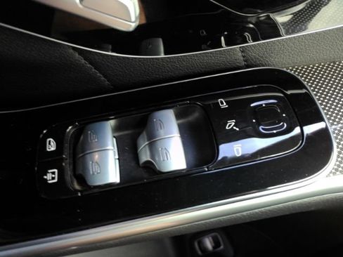 Used 2023 Mercedes-Benz S 580 4MATIC Sedan w/ AMG Line image 41