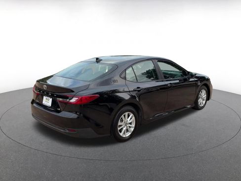 Used 2025 Toyota Camry LE image 14