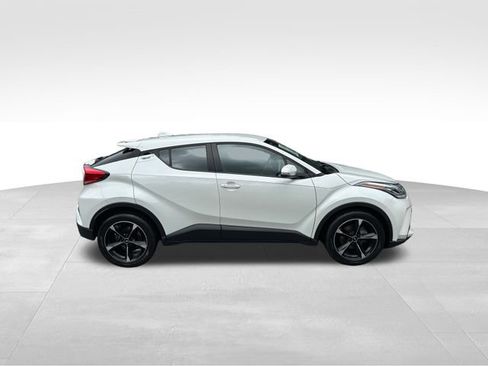 Used 2021 Toyota C-HR LE image 6