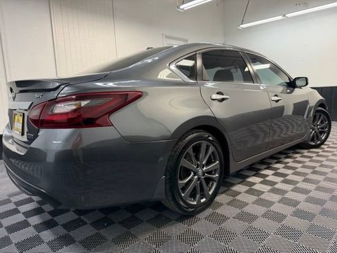 Used 2018 Nissan Altima 2.5 SR w/ SR Special Edition FWD image 6