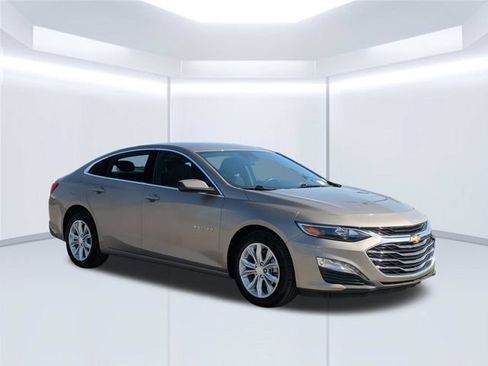 Used 2025 Chevrolet Malibu LT FWD image 8