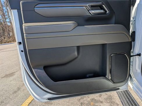 Certified 2024 Chevrolet Silverado 2500 ZR2 w/ Technology Package image 27