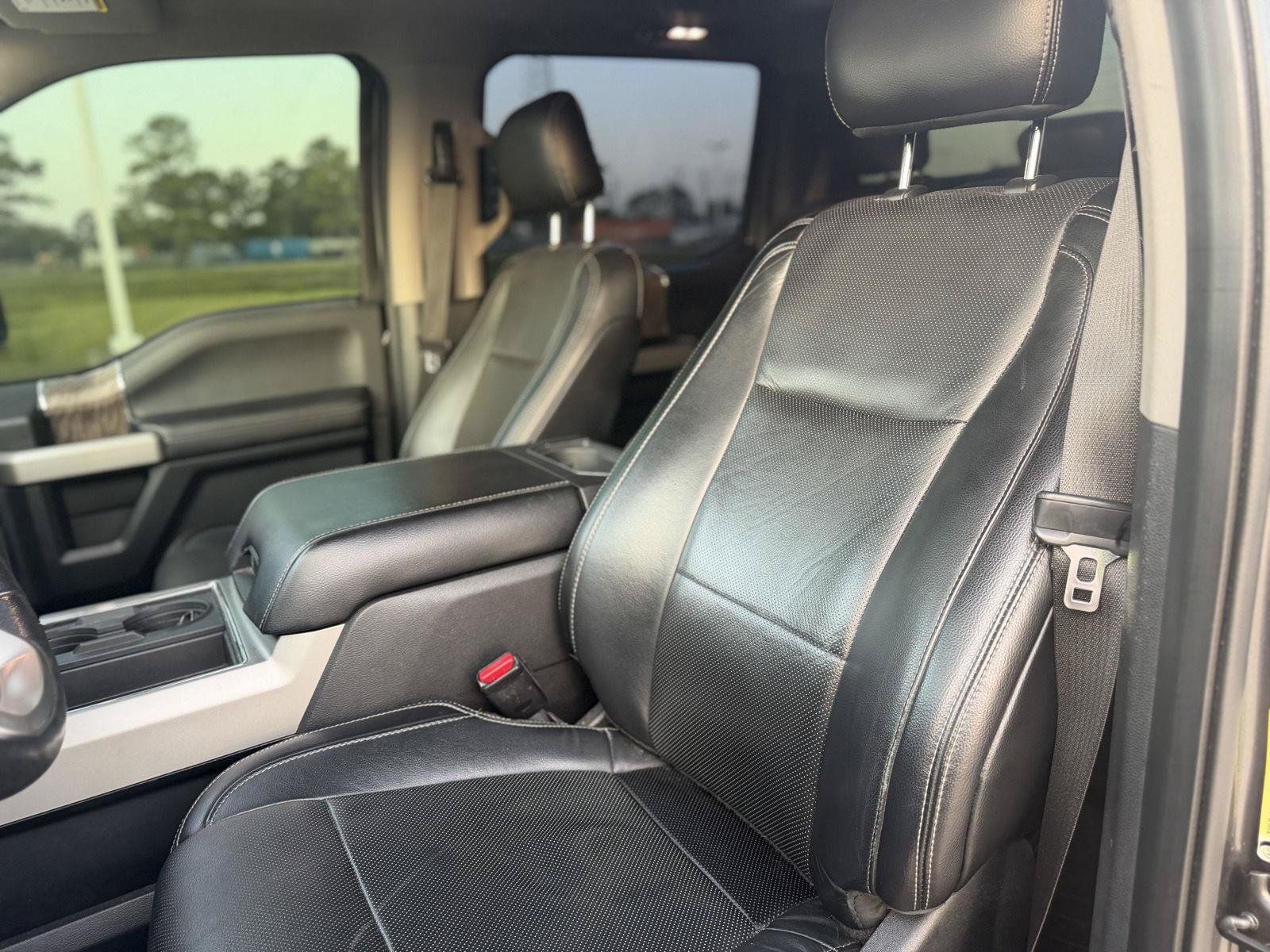 Used 2017 Ford F250 Lariat w/ Lariat Ultimate Package AWD/4WD image 2