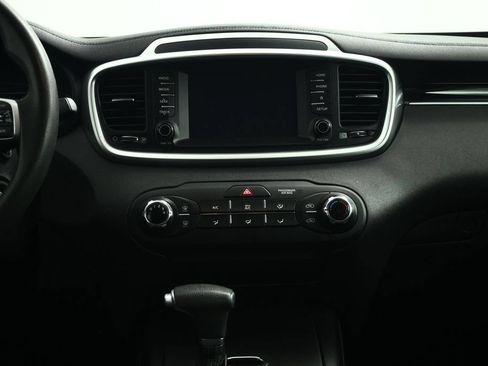 Used 2020 Kia Sorento FWD V6 image 37
