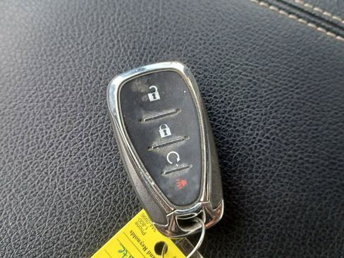 Used 2018 Chevrolet Equinox LT image 10