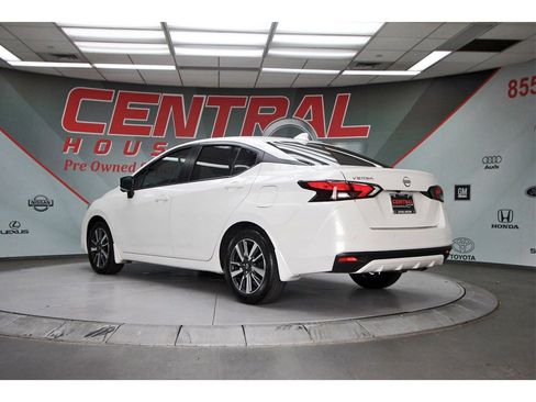 Used 2025 Nissan Versa SV w/ Trunk Package image 4