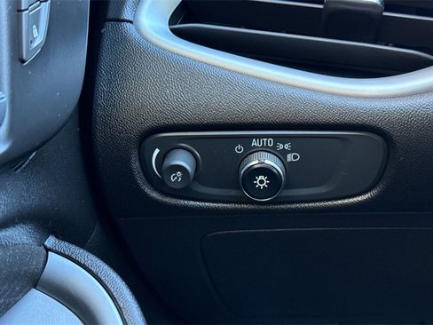 Used 2023 Chevrolet Malibu LT image 37