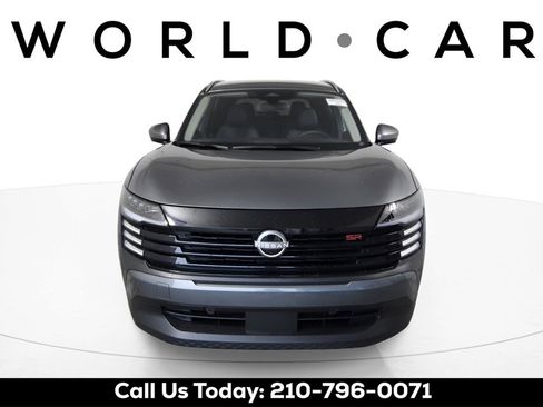 Used 2025 Nissan Kicks SR image 2