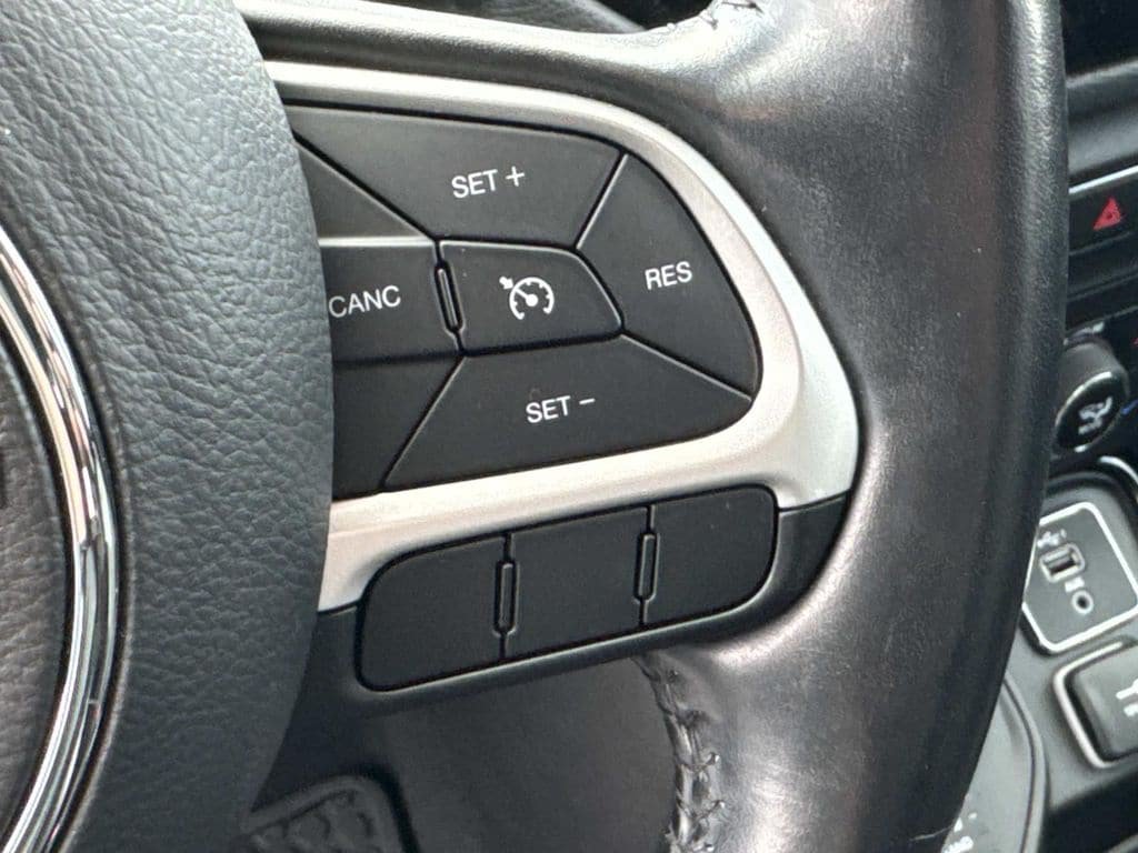 Used 2020 Jeep Compass Latitude AWD/4WD image 31