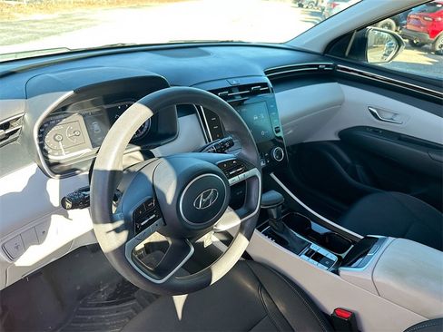 Used 2023 Hyundai Tucson SE image 10