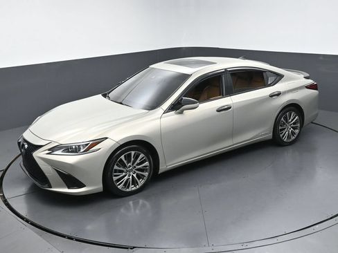 Used 2019 Lexus ES 300h w/ Premium Package FWD image 37