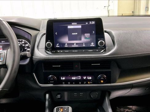 Used 2025 Nissan Rogue SV FWD image 6