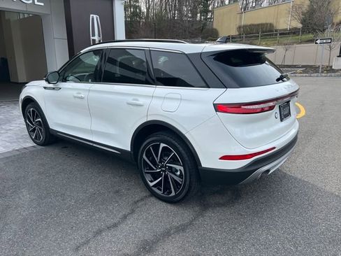 Used 2025 Lincoln Corsair Reserve image 3