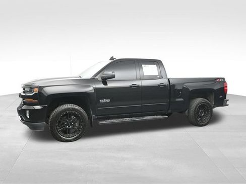 Used 2018 Chevrolet Silverado 1500 LT w/ Texas Edition AWD/4WD image 5