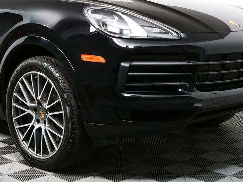 Certified 2023 Porsche Cayenne Platinum Edition AWD/4WD image 39