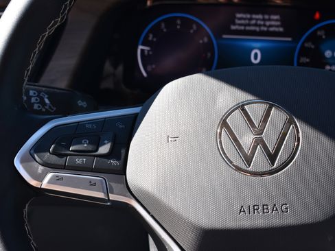 Used 2025 Volkswagen Atlas SE image 15