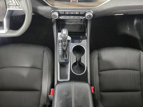 Used 2024 Nissan Altima 2.5 SV FWD image 24