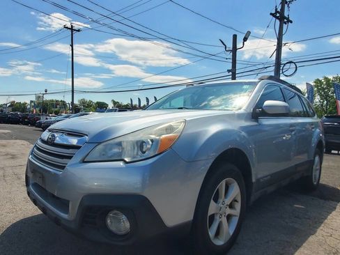 Used 2013 Subaru Outback 2.5i Premium AWD/4WD image 1