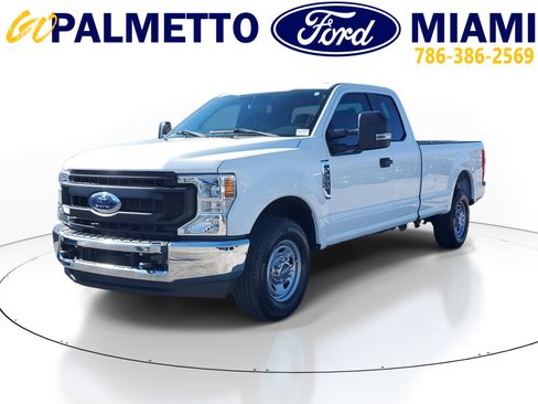 Used 2022 Ford F250 XL w/ Power Equipment Group image 3