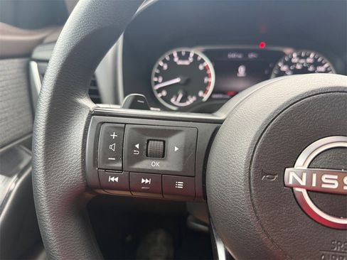 Used 2023 Nissan Rogue S image 20