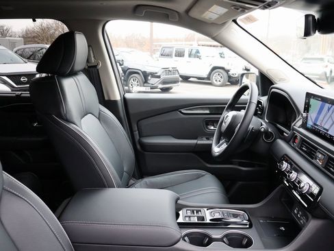 Certified 2025 Honda Pilot Elite image 8