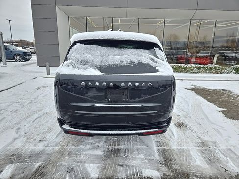 Used 2024 Land Rover Range Rover Long Wheelbase Autobiography image 6