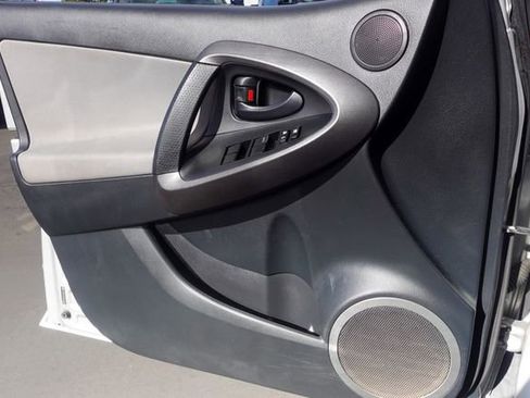 Used 2012 Toyota RAV4 4WD image 22