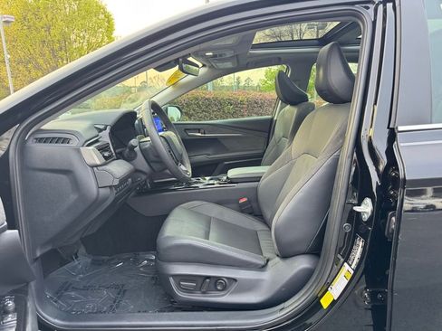 Used 2025 Toyota Camry XLE w/ Premium Plus Package image 23