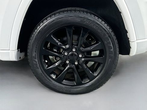Used 2019 Jeep Grand Cherokee Altitude RWD image 34