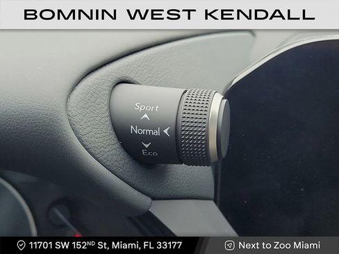 Used 2025 Lexus ES 350 w/ Premium Package image 13