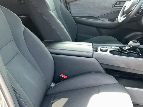 Used 2023 Nissan Rogue S image 23