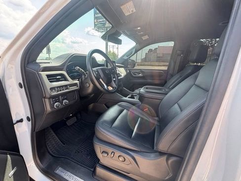 Used 2023 Chevrolet Tahoe Z71 w/ Luxury Package AWD/4WD image 11