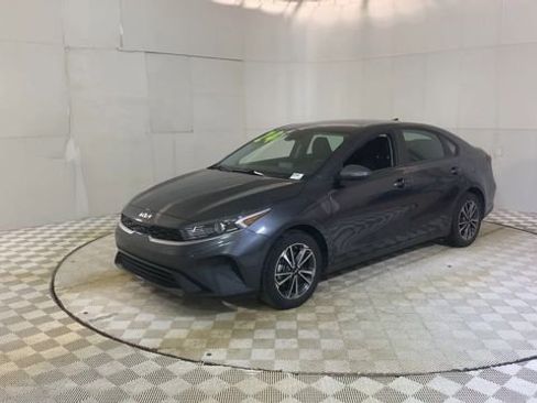 Used 2024 Kia Forte LXS w/ LXS Technology Package image 4