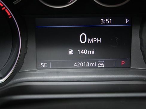 Used 2022 Chevrolet Silverado 1500 LT w/ Z71 Off-Road Package image 10