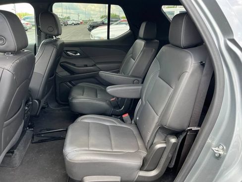 Used 2023 Chevrolet Traverse LT w/ LT Premium Package AWD/4WD image 6