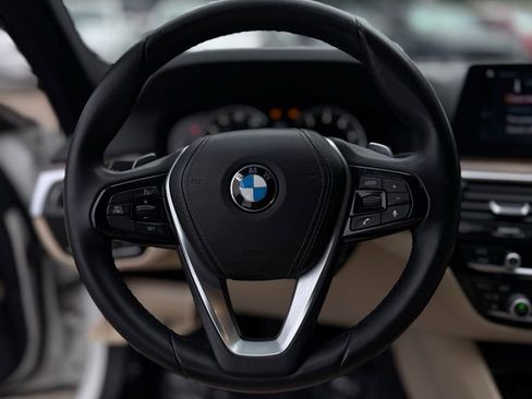 Used 2017 BMW 530i image 18