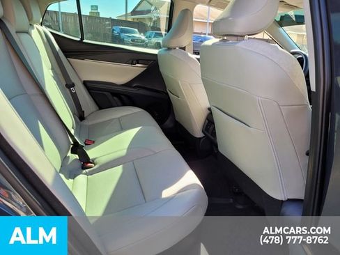 Used 2025 Toyota Camry XLE image 13