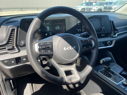 Used 2025 Kia Sportage LX image 27