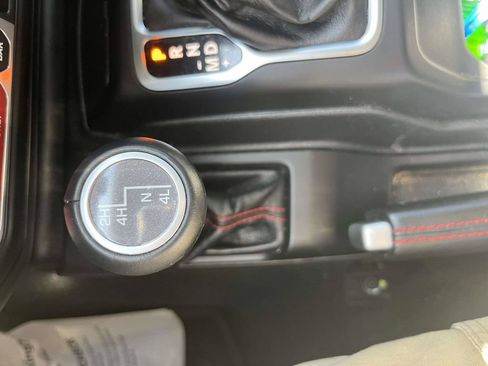 Used 2023 Jeep Wrangler Unlimited Rubicon AWD/4WD image 23