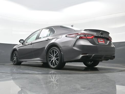 Used 2023 Toyota Camry SE w/ Protection Package (Q2) (TMS) FWD image 29