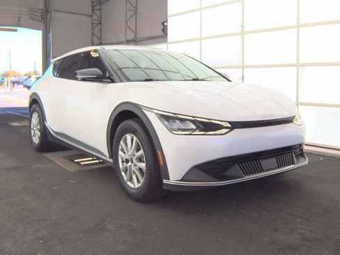 Used 2024 Kia EV6 Light RWD image 3