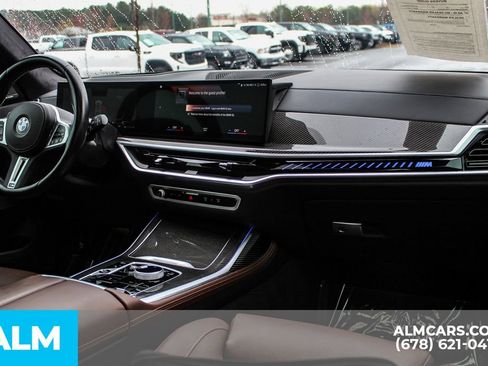 Used 2023 BMW X7 M60i w/ Premium Package image 25