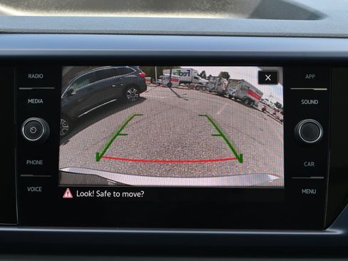 Used 2022 Volkswagen Taos SE image 24