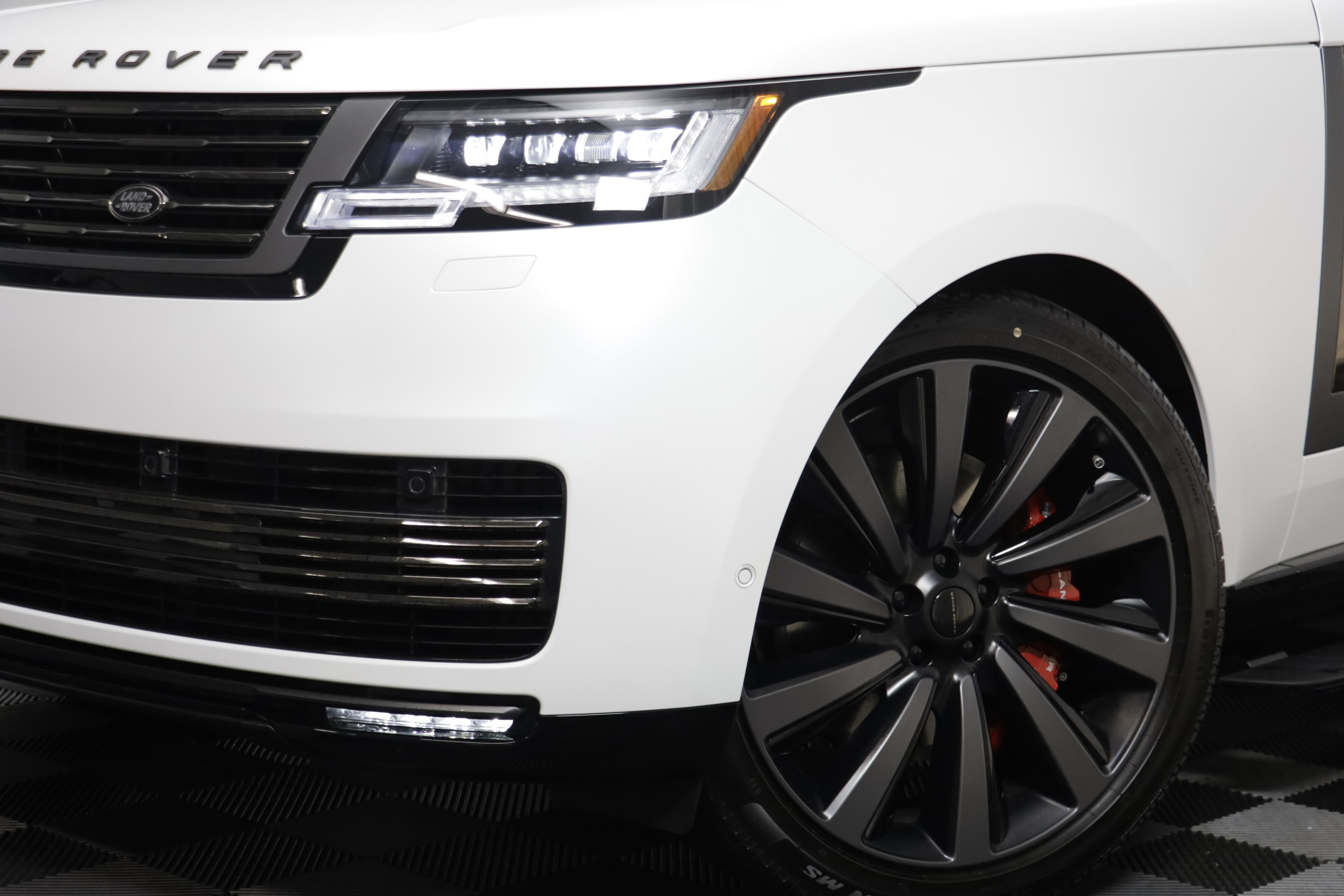 New 2026 Land Rover Range Rover SV AWD/4WD image 4