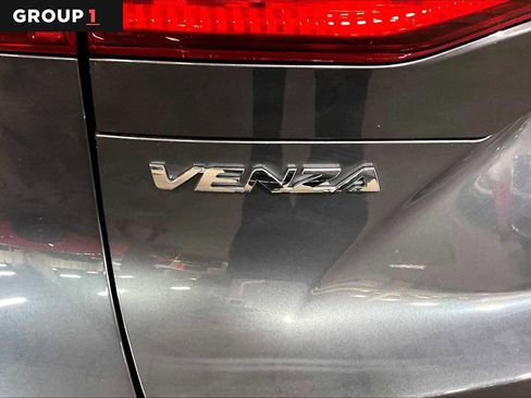Certified 2021 Toyota Venza LE image 9