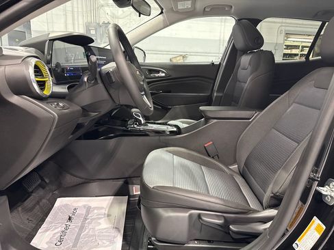 New 2026 Chevrolet Trax LT w/ Sunroof Package FWD image 28