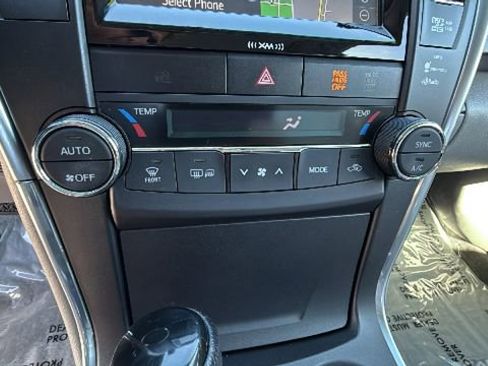Used 2016 Toyota Camry XLE w/ Moonroof Package image 14